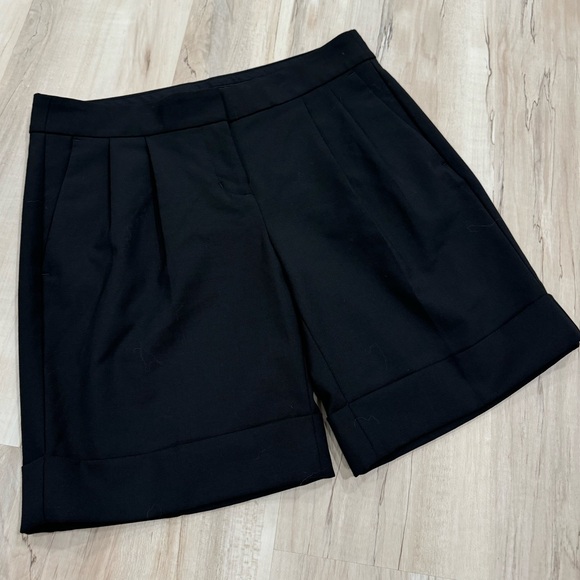 Express Design Studio Editor Pleated Shorts size 2 - Picture 2 of 7